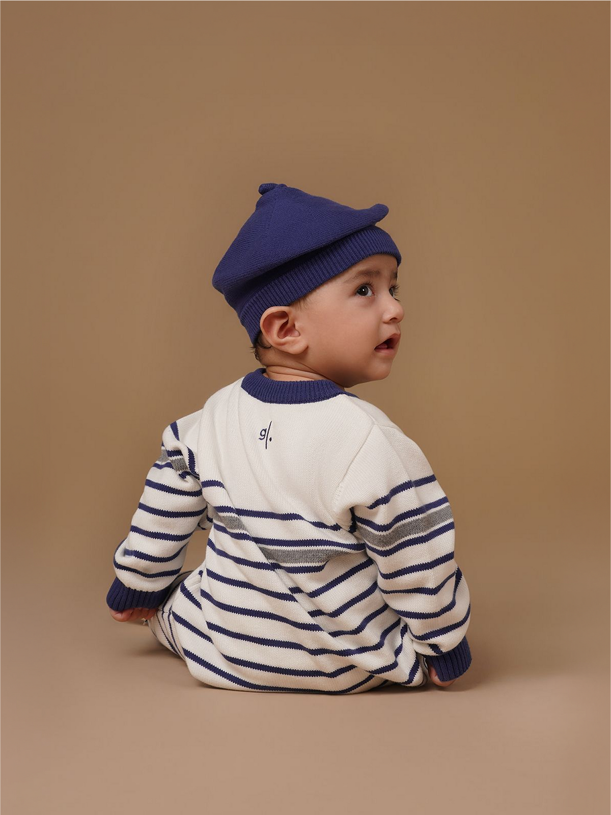 #color_white / navy