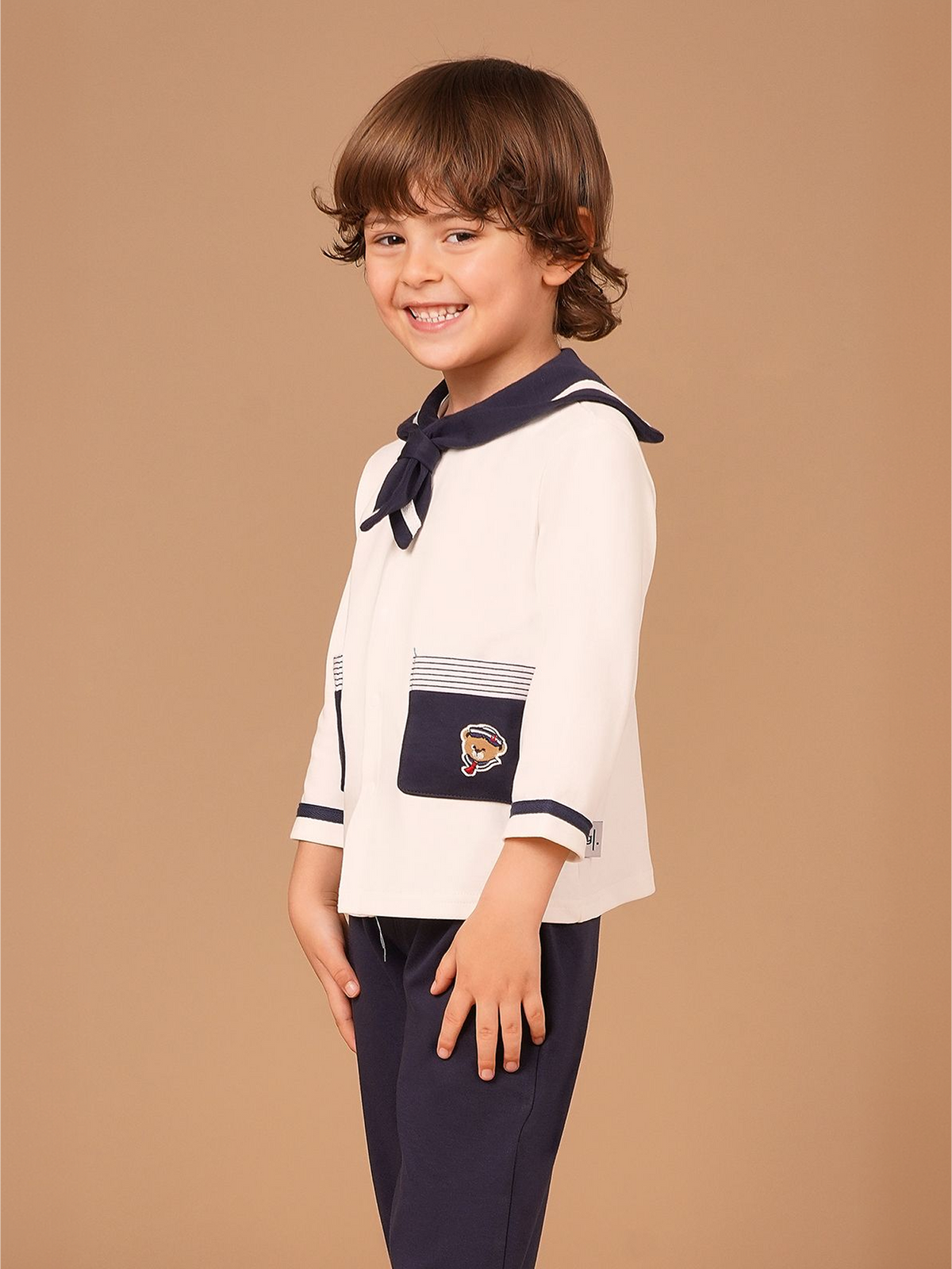 #color_white / navy