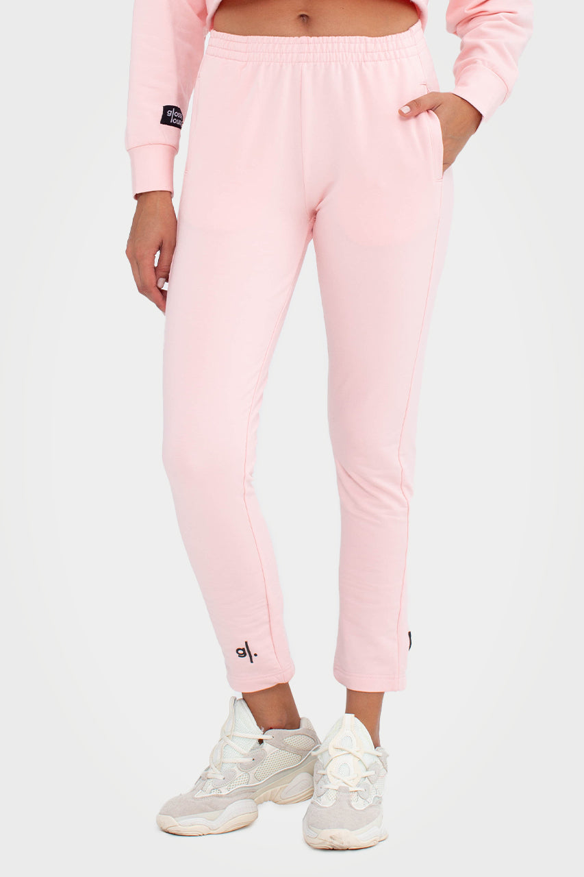 #color_feminine pink