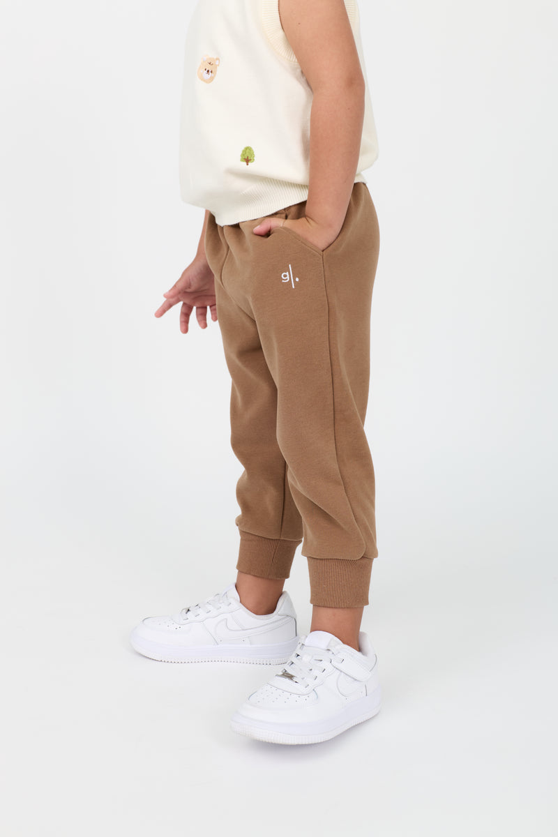 Kids’ embroidered knit top & cotton jogger set