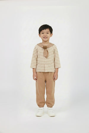 Kids’ plush bear scarf top & jogger set