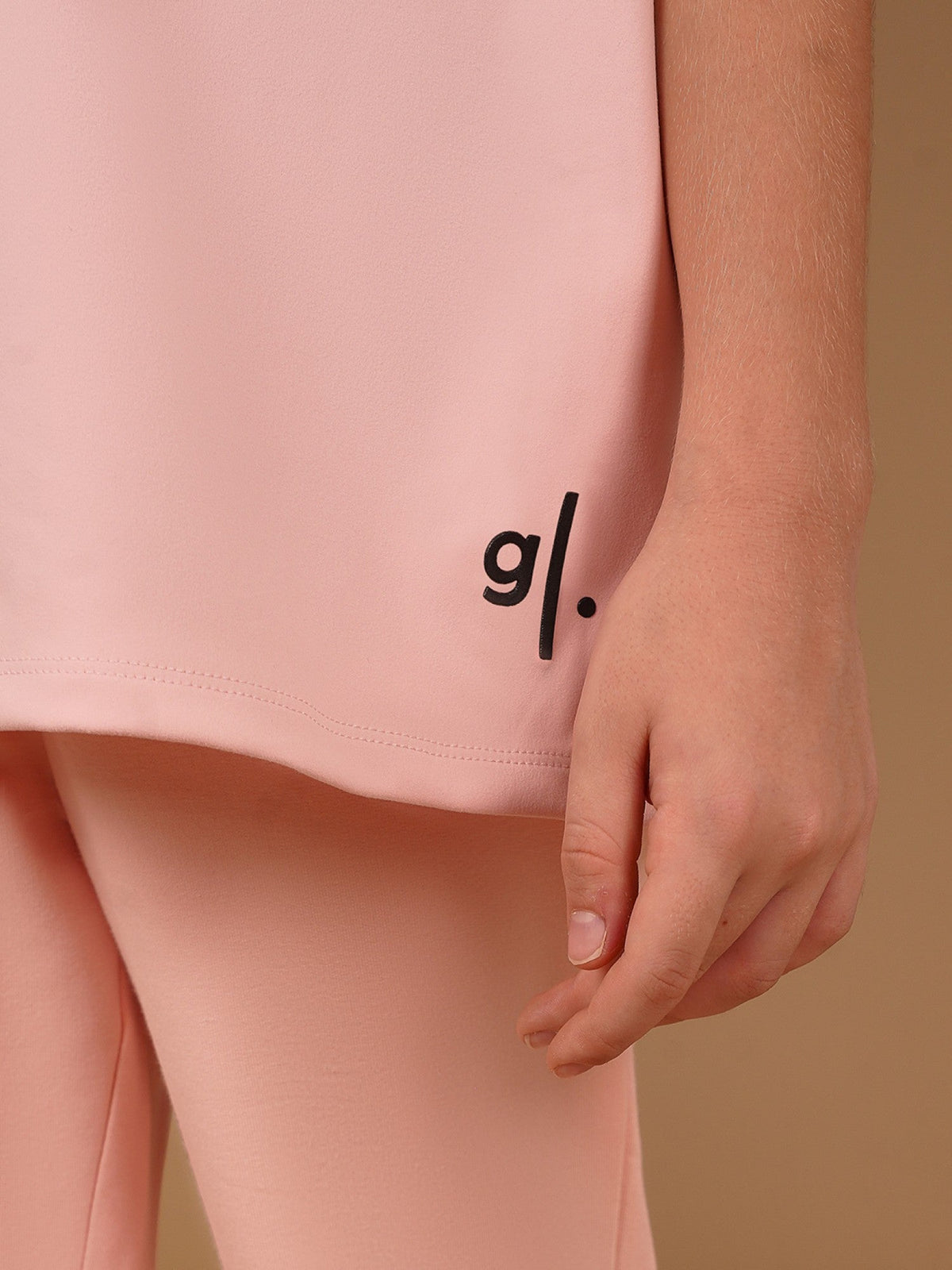 #color_feminine pink