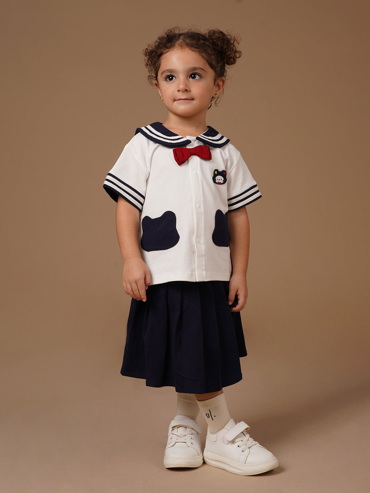 #color_white / navy