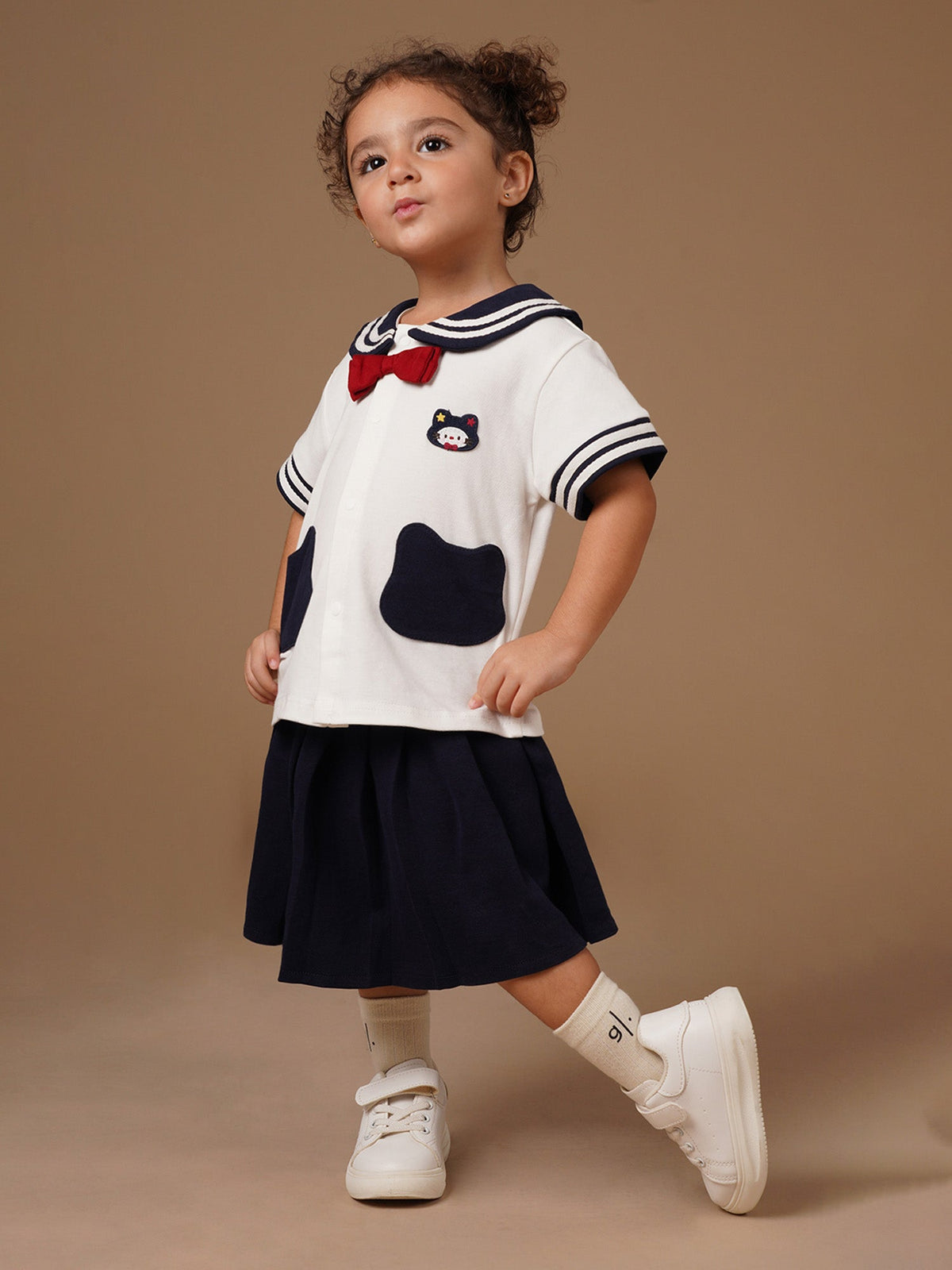 #color_white / navy